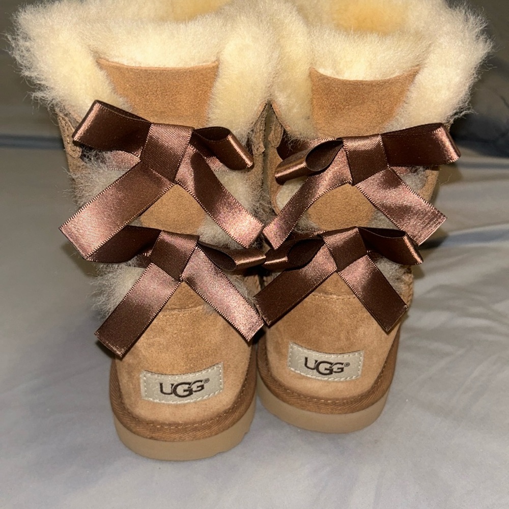 Bailey bow uggs